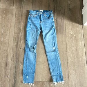 Zara High Rise-Skinny Jeans (Size US 2)